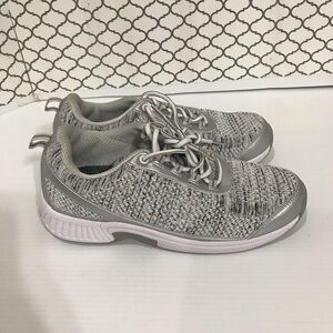 OrthoFeet Comfort Support Women's Wide Walking Knit Shoes Gray/Silver Size 9 2E